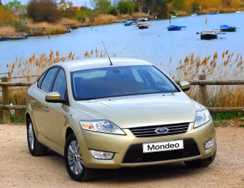 Ford Mondeo Ghia Hatchback '2007–10