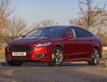 Ford Mondeo Hatchback ST-Line [UK-spec] '2016–19