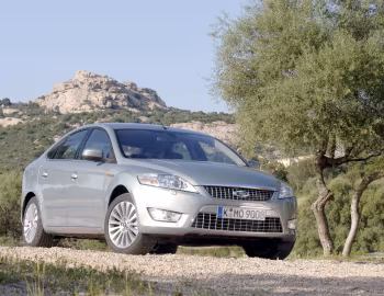 Ford Mondeo Sedan '2007–10