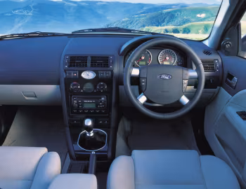 Panel frontal Ford Mondeo 4-door [UK-spec] '2000–03