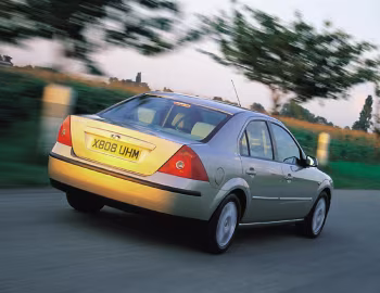 Ford Mondeo 4-door [UK-spec] '2000–03