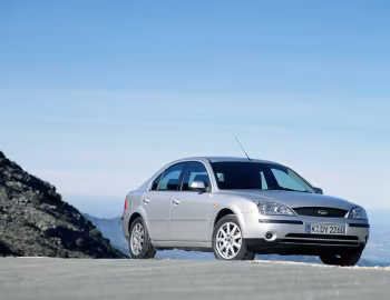 Ford Mondeo Sedan [Worldwide] '2000–03
