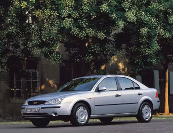 Ford Mondeo Sedan [Worldwide] '2000–03