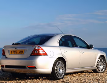Ford Mondeo ST Hatchback [UK-spec] '2005–07