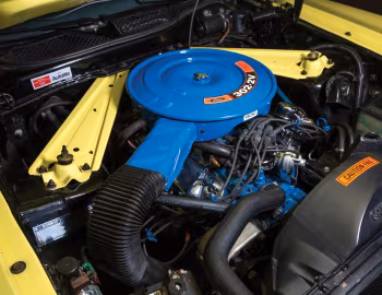 Bajo el capó 1971 Ford Mustang Convertible (76D)