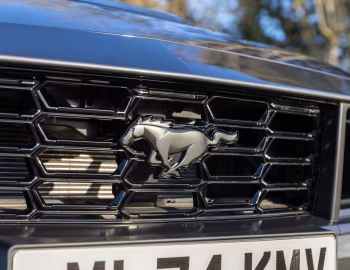 Logotipo Ford Mustang Dark Horse [UK-spec] '2024–pr.
