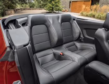 Інтер'єр Ford Mustang EcoBoost Convertible [EU-spec] '2017–23