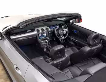 Інтер'єр Ford Mustang EcoBoost Convertible [South Africa] '2019–23