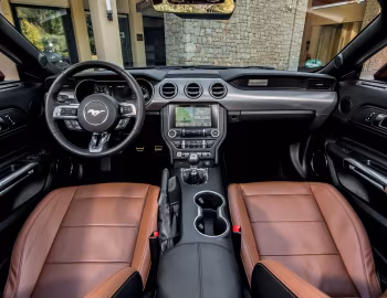 Передня панель Ford Mustang EcoBoost Convertible [EU-spec] '2017–23