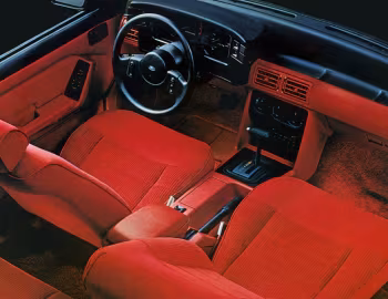 Interior 1987 Ford Mustang GT (61B)