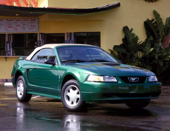 2000–04 Ford Mustang GT Convertible