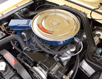 Bajo el capó 1968 Ford Mustang GT Convertible