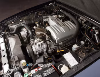 Sous la capuche 1988 Ford Mustang GT Convertible (66B)
