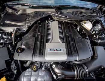 Bajo el capó Ford Mustang GT Convertible [EU-spec] '2017–23