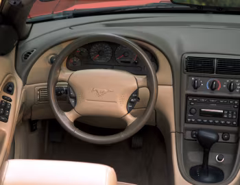 Panel frontal 2000–04 Ford Mustang GT Convertible