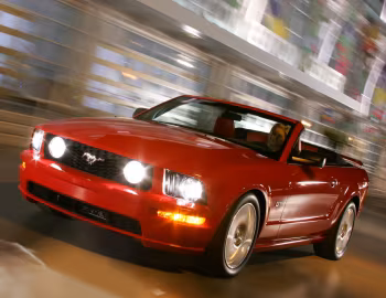 2005–09 Ford Mustang GT Convertible [North America] '09.2004–12.2008
