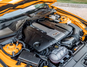Bajo el capó Ford Mustang GT Fastback [EU-spec] '2017–23