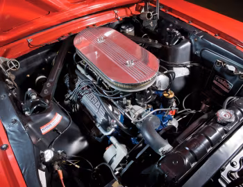 Bajo el capó 1966 Ford Mustang GT K-Code 289/271 HP Luxury Fastback (63B)