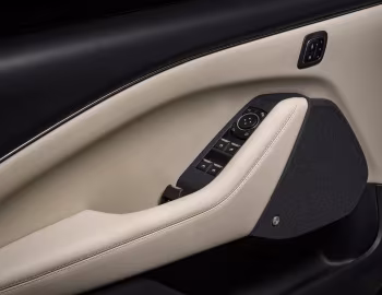 Interior 2022–pr. Ford Mustang Mach-E Ice White Appearance Package [North America] '2021–pr.