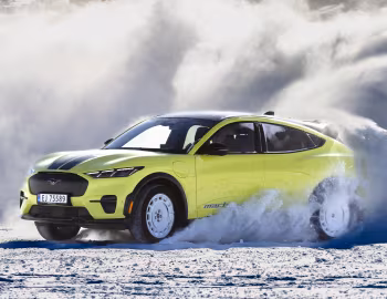 Ford Mustang Mach-E Rally [EU-spec] '2024–pr.