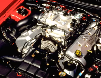 Bajo el capó 1999–2002 Ford Mustang SVT Cobra Coupe (P47)