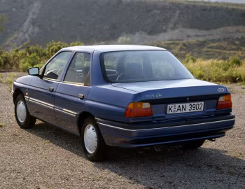 Ford Orion Ghia [EU-spec] '1990–92