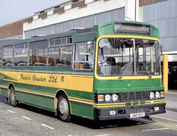 Ford R1015 Wadham Stringer Vanguard [UK-spec] (DP42F) '1983