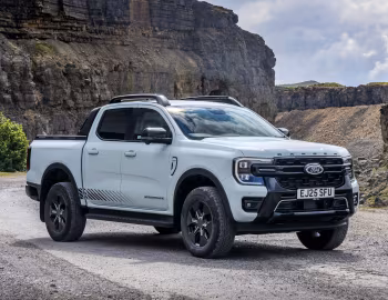 Ford Ranger Stormtrak PHEV [UK-spec] '2025–pr.