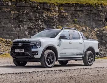 Ford Ranger Stormtrak PHEV [UK-spec] '2025–pr.