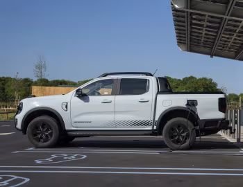 Ford Ranger Stormtrak PHEV [UK-spec] '2025–pr.