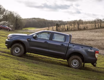 Ford Ranger XL Double Cab [UK-spec] '2015–18