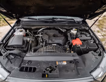 Bajo el capó 2019–23 Ford Ranger FX4 Lariat SuperCrew [North America] '2018–23