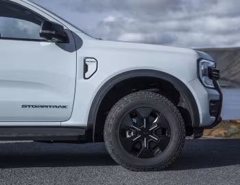 Ford Ranger Stormtrak PHEV [EU-spec] '2025–pr.
