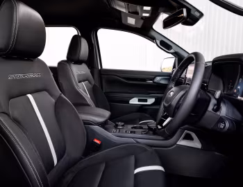 Interior Ford Ranger Stormtrak PHEV [Australia] '2025–pr.