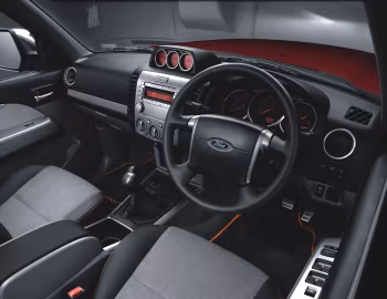 Interior Ford Ranger Wildtrak Double Cab [UK-spec] '2009–11