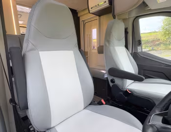 Interior 2022–pr. Roller Team Zefiro 696 [UK-spec] '2021–pr.