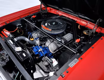 Bajo el capó 1966 Shelby GT350 with LeMans stripes option