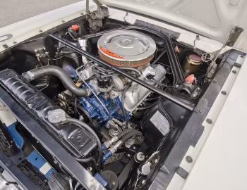 Sous la capuche Shelby Mustang SCCA Group 2 American Sedan Race Car '1966