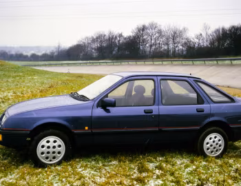 Ford Sierra 2.0i S 5-door [UK-spec] '1985–86