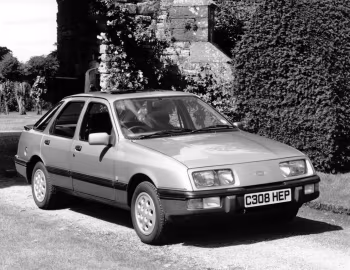 Ford Sierra 2.0i S 5-door [UK-spec] '1985–86