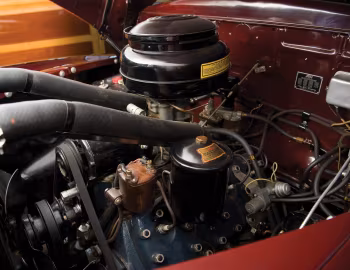 Bajo el capó 1947 Ford Super Deluxe Sportsman Convertible