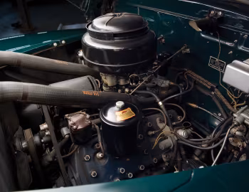 Bajo el capó 1947 Ford Super Deluxe Sportsman Convertible