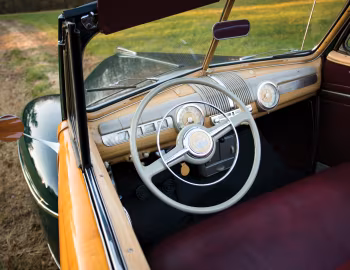 Panel frontal 1947 Ford Super Deluxe Sportsman Convertible