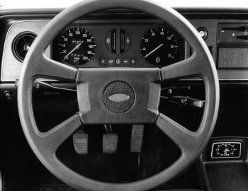 Panel frontal Ford Taunus Ghia 4-door (TC) '1976–79