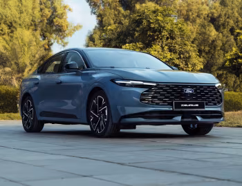 Ford Taurus Titanium Hybrid [Middle East] '2025–pr.