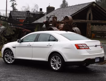 2013–19 Ford Taurus SEL [North America] '2012–03.2019