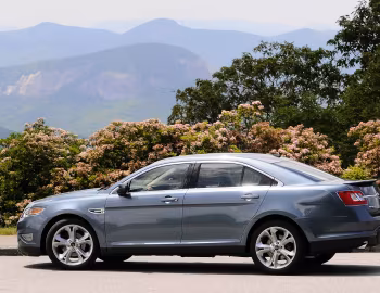 2010–12 Ford Taurus SHO [North America] '06.2009–12