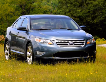 2010–12 Ford Taurus SHO [North America] '06.2009–12