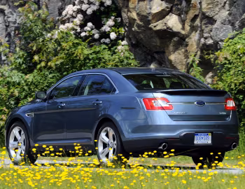2010–12 Ford Taurus SHO [North America] '06.2009–12