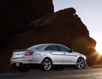 2010–12 Ford Taurus SHO [North America] '06.2009–12